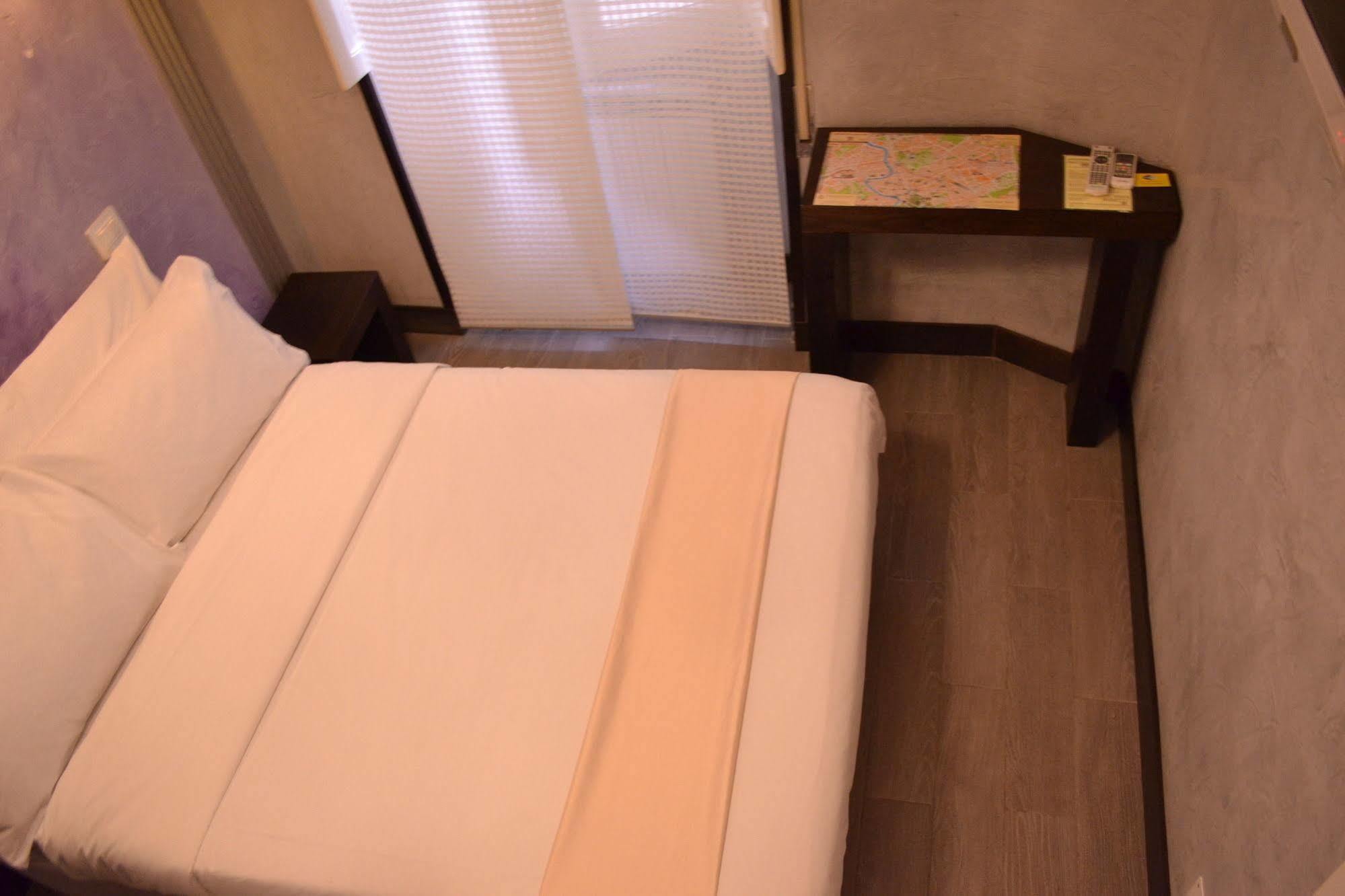 Tiburtina House Hotel โรม ภายนอก รูปภาพ