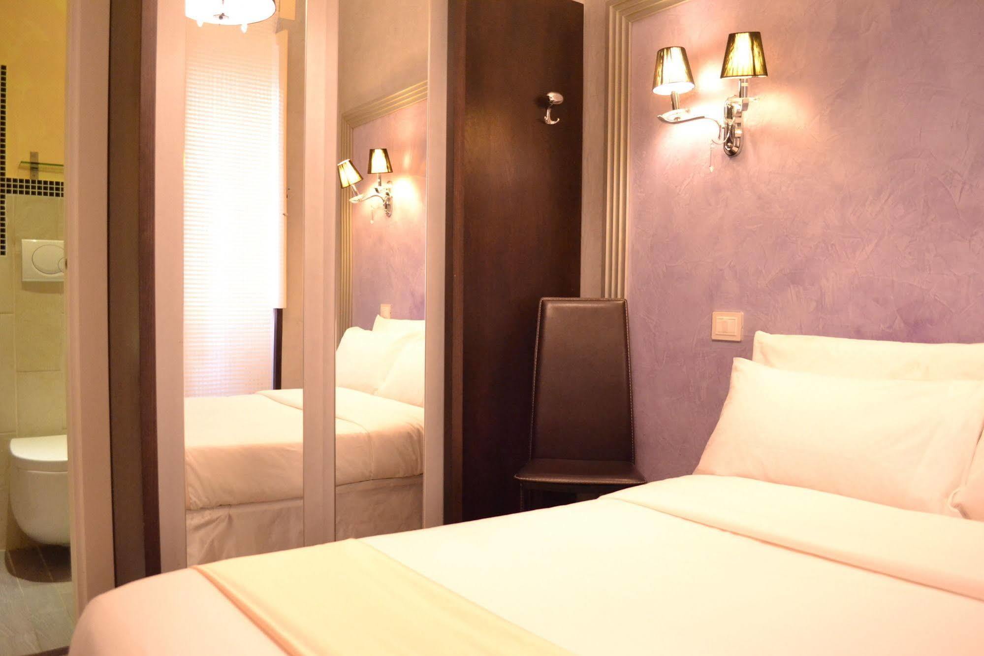 Tiburtina House Hotel โรม ภายนอก รูปภาพ