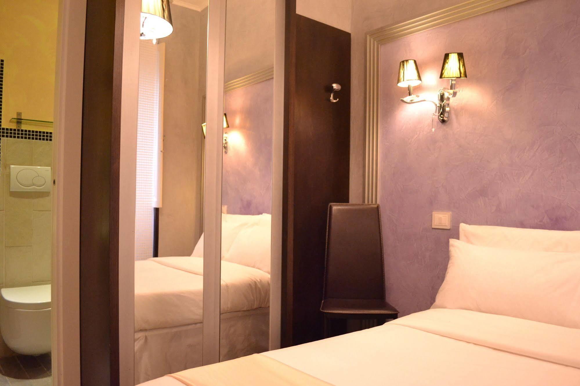 Tiburtina House Hotel โรม ภายนอก รูปภาพ