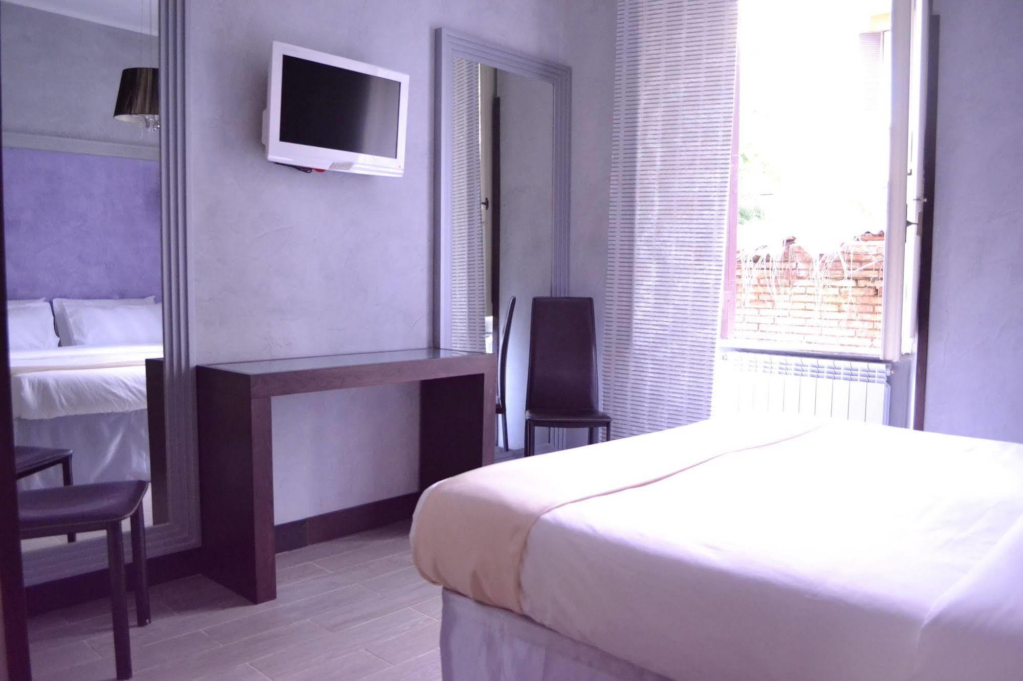 Tiburtina House Hotel โรม ภายนอก รูปภาพ