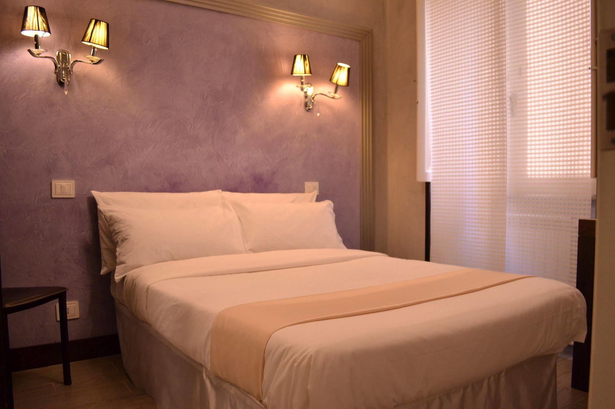 Tiburtina House Hotel โรม ภายนอก รูปภาพ